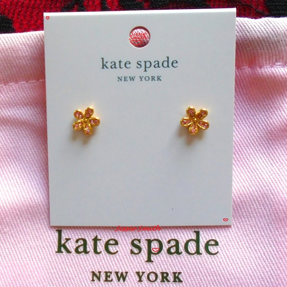 ♠️ Kate Spade ♠️️ Gleaming Peach Gardenia Flower Studs - Picture 1 of 7